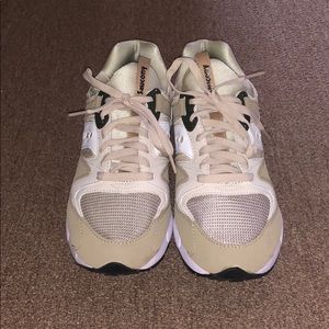 Saucony Gris 9000